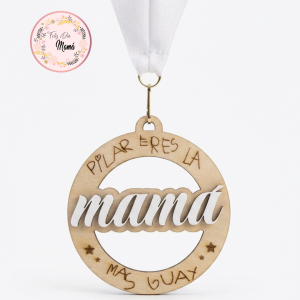 Medalla mamá grabada