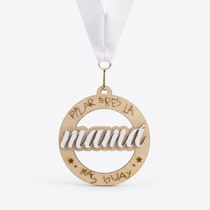 Medalla mamá grabada